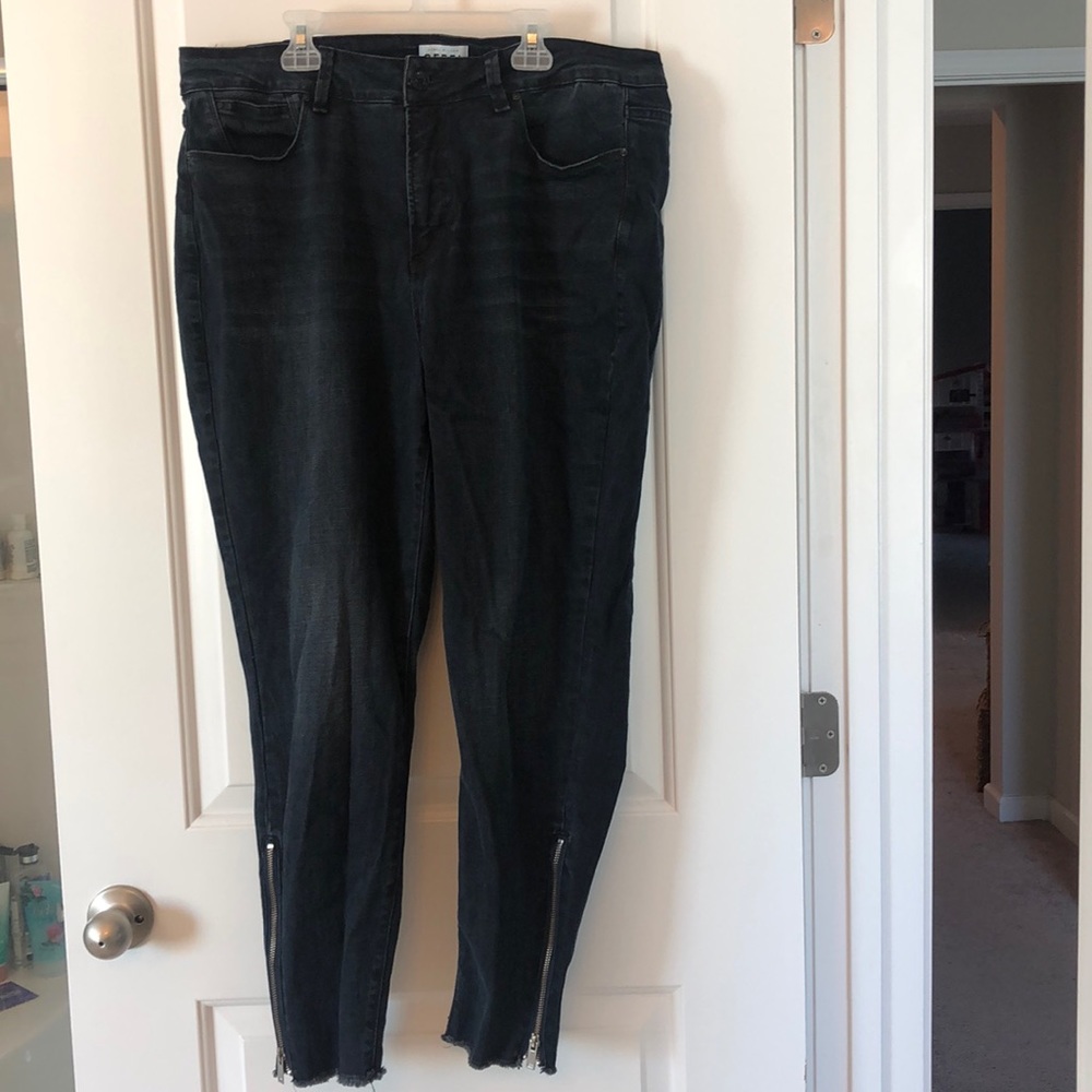 Rebel Jeans